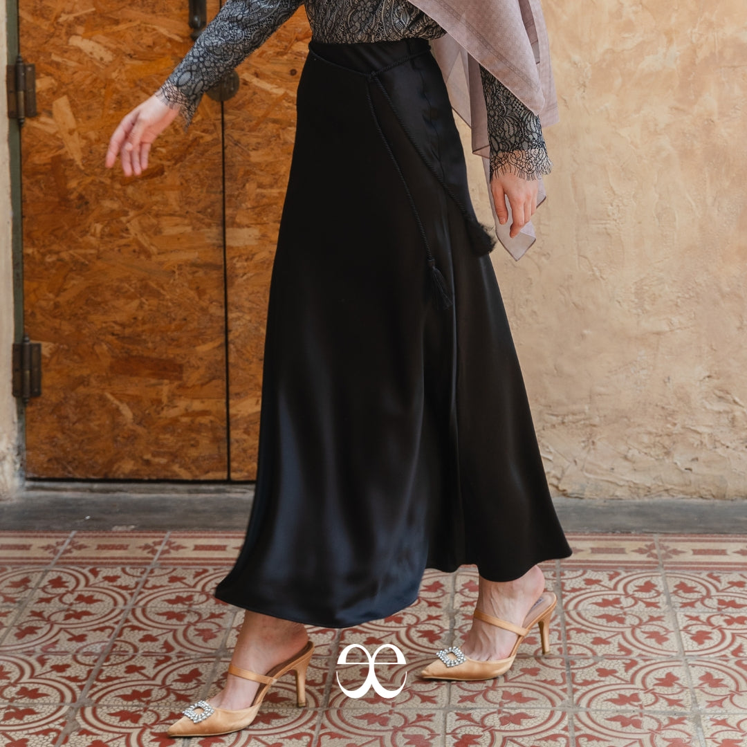 Evara Mermaid Silk Skirt - Papyrus Bloom Series