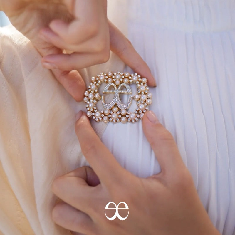 Larissa Pearl Classic Brooch - E Pearl Classic Brooch Series